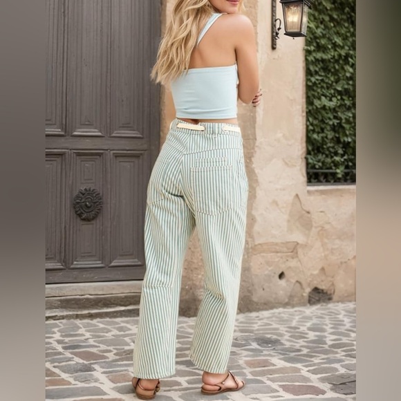 NWT- Loose Barrel Jeans - Picture 2 of 5